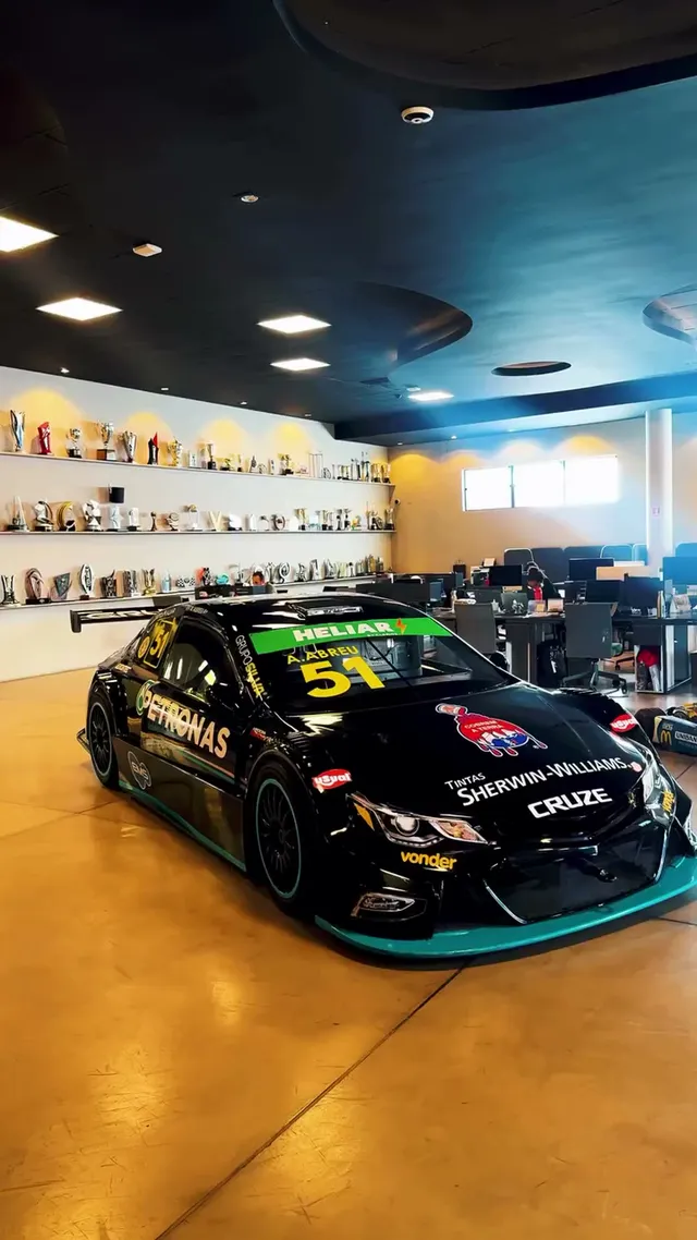 Thumbnail do vídeo: Scuderia Bandeiras